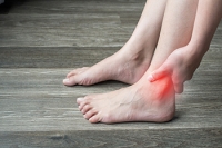 Symptoms and Causes of Chronic Ankle Pain